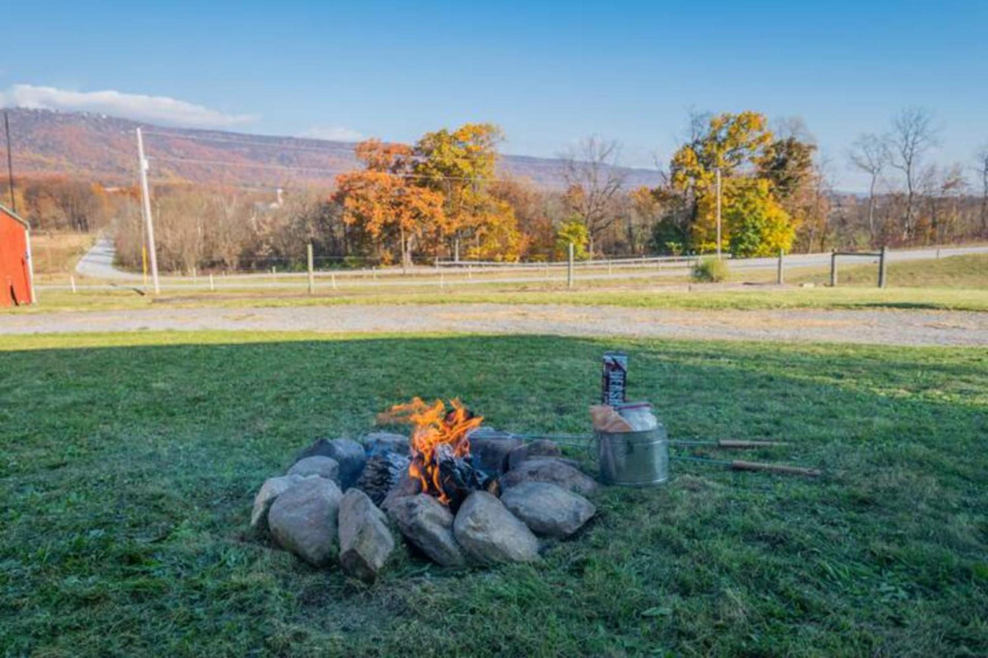 Oakbend Cottage + Fire Pit Newville Kültér fotó